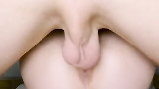 A woman squirts on my dick while I fuck her hard, it’s amazing!