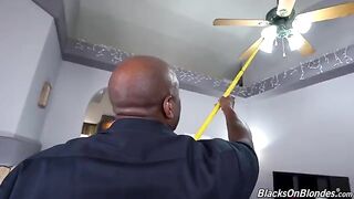 Jazmin Luv calls a handyman to fix something, but ends up having sex