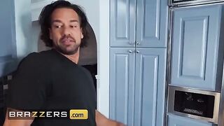 Cheat wife Phoenix Marie fucks her husband's friend, who also happened to be her old partner