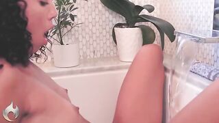 Laz Fyre wakes up with a morning wood, Alexis Tae satisfies him