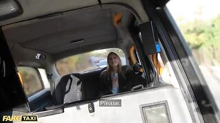 Jayla De Angelis gives a blowjob to her taxi driver wearing gloves