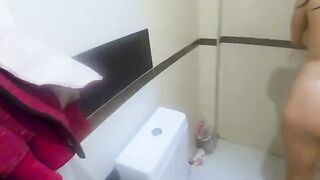 I fucked busty stepmom in the shower, she had no clue I wasn’t her husband