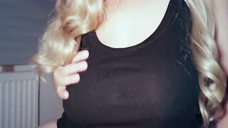 I love breast slapping and night sex, it's an amazing feeling! The best finish is on my boobs