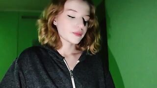 A young couple fucked in the entrance, as their parents were at home