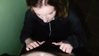 A young couple fucked in the entrance, as their parents were at home