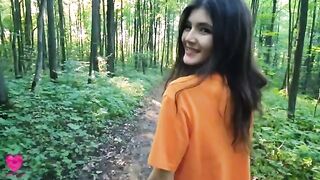 A girl on a walk in the forest got acquainted with a guy and had sex