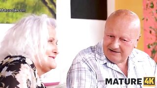 Guy fucked a mature woman with big tits right on the table