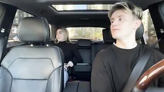 A hot girl agreed to a blowjob for taxi fare