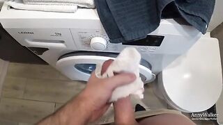 The stepsister with a big ass was rewarded with sperm on Christmas