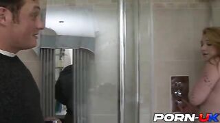 Curvy British stepdaughter Harmony Reigns takes a shower