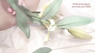 Bukkake with a girl who puts flowers in her ass hole