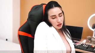 Mommy’s Boy Gets His Ass Fucked By A Horny MILF