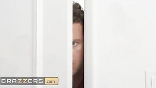Coco Lovelock gets fucked by her stepbrother after eating Macy Meadows’ cunt