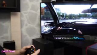 A girl distracts her boyfriend playing video games with sex