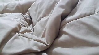 I share bed with my round ass stepmom who secretly fucks me