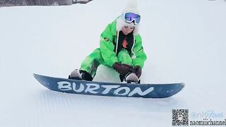 I tried exposed snowboarding at the ski resort. On the slopes, creampie action
