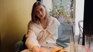 Romantic dinner turned into a hardcore sex session with a gorgeous babe