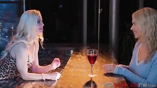 Bartender seduces teen Jill Kassidy with girl on girl action