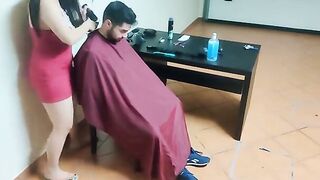 An extreme intimate experience with a friend’s mother who wanted to cut his hair