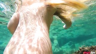Babe JessiJek fucks on the beach with amazing big ass action