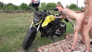 A juicy ass is being fucked by a random stranger on a picnic