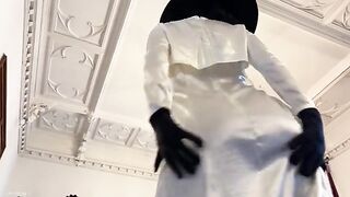 The sexy Lady Dimitrescu from Resident Evil Village gets her cunt smashed - Cosplay