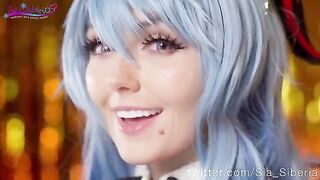 Christmas joy with sweet Sia Siberia in solo action
