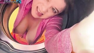 A hot stepmom got stuck in the washing machine