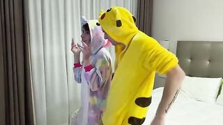 TikTok star does the dance of shame with her stepbrother