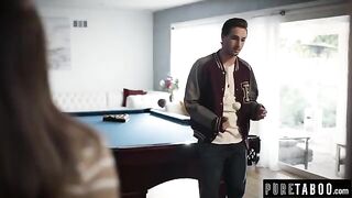 Star Quarterback Filming His Sex with a Virgin Reporter on Camera