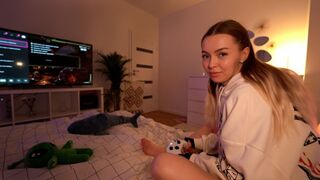 Instead of playing, the girl got a great cock and squirted her pussy