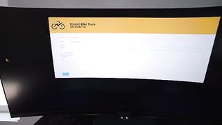 A small cyclist meets a big tourist and has sex with him on her bike