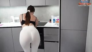 The cleaning lady polished the cock with her mouth