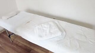 A masseur cheated on his wife with a relaxing massage for a young girl