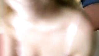 The glasses girl has a blowjob at home that is very hot