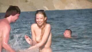 A mature woman went to the naked beach to enjoy herself