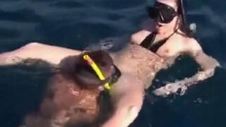 Sex on the bottom of the sea with an aqualangist