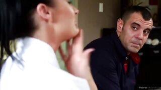 Alektra Blue makes massage and sits on a dick