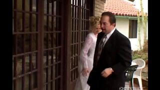 The girl makes a blowjob to her husband's friend, it's treason