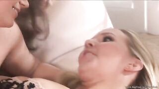 Old and young lesbian sex with pussy licking