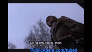 A street girl agreed to fuck for money with a stranger she met on the street