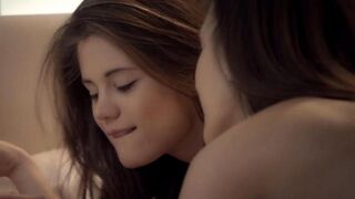 Beautiful girls are licking each other’s pussies and reaching orgasm together