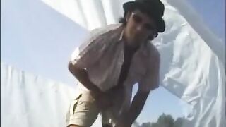 A short journey ends with sex in nature - Eporn