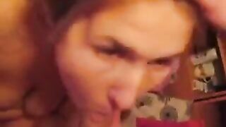 The man finished in the mouth of a slut, in bed - Homemade