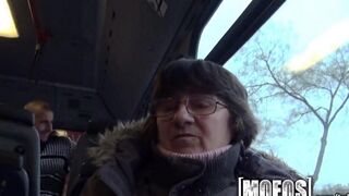 Babe fucked right on the bus, the guy did not stop the car