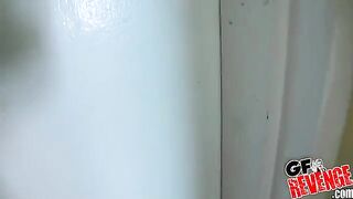 Quickie sex in the bathroom with a stunning beauty