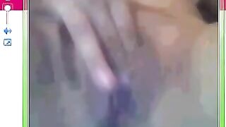 A girl showed her friend a large pussy on the camera in the chat