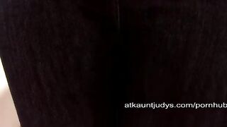 Old pussy masturbates on the couch in a solo scene