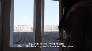 The tourist girl paid for housing with her beautiful big boobs