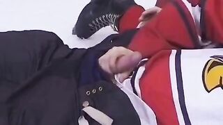 A fan gave herself to a hockey player to fuck her in anal